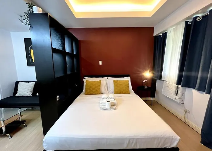Newly Renovated Greenbelt With Balcony Parkview Apartment