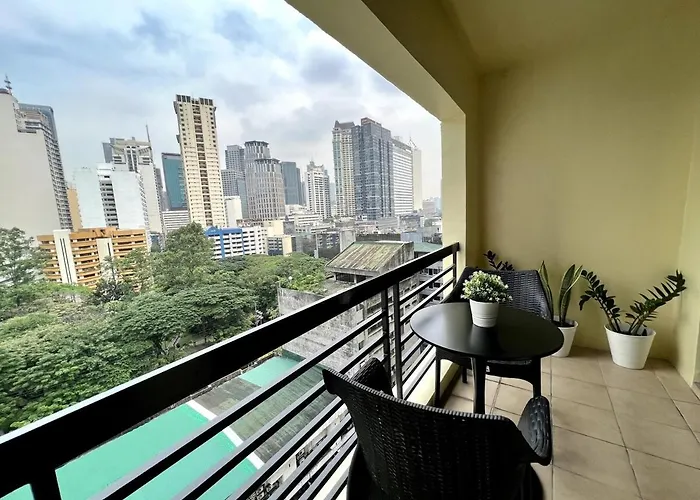Newly Renovated Greenbelt With Balcony Parkview Apartment