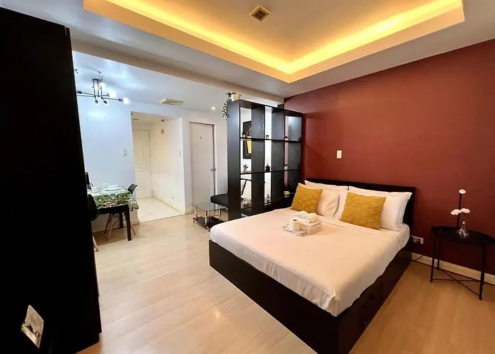 Newly Renovated Greenbelt With Balcony Parkview Apartment *