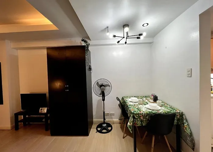 Newly Renovated Greenbelt With Balcony Parkview Apartment