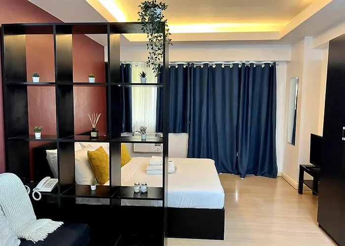 Newly Renovated Greenbelt With Balcony Parkview * Manila