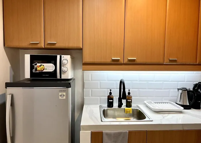 Apartment Newly Renovated Greenbelt With Balcony Parkview Manila