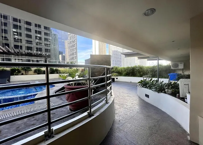 Newly Renovated Greenbelt With Balcony Parkview *